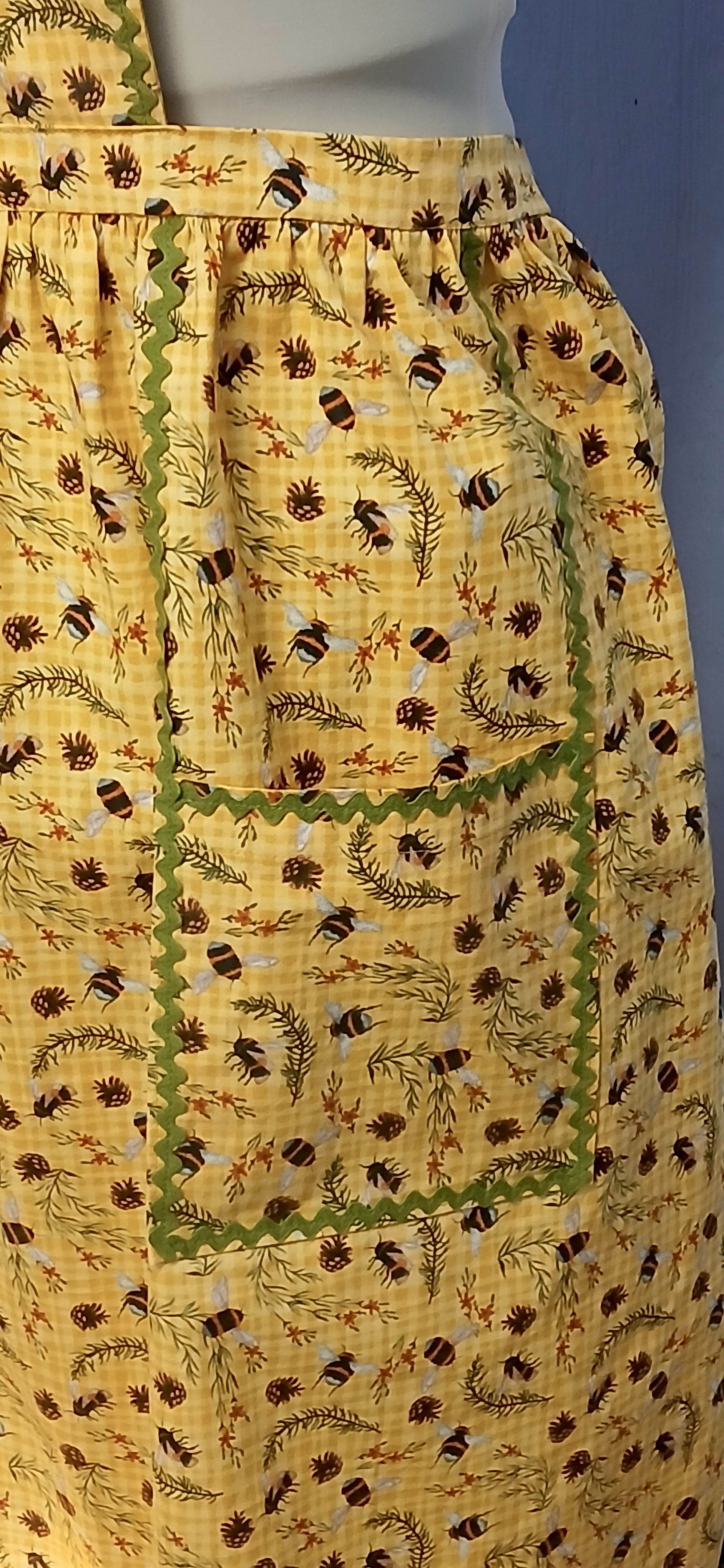 Vintage Style Bib Apron, 100% Cotton Yellow Bumble Bee Print