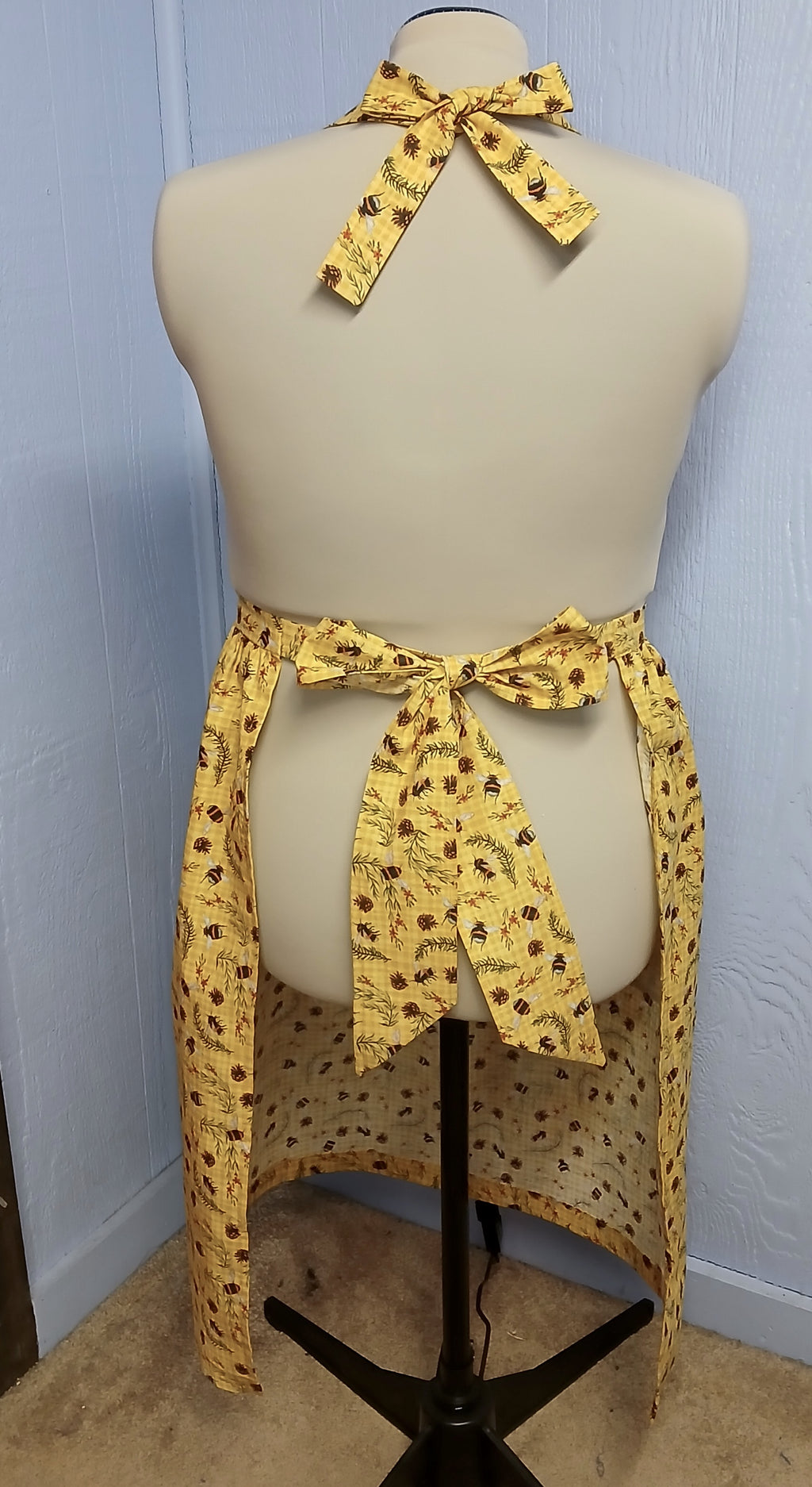 Vintage Style Bib Apron, 100% Cotton Yellow Bumble Bee Print