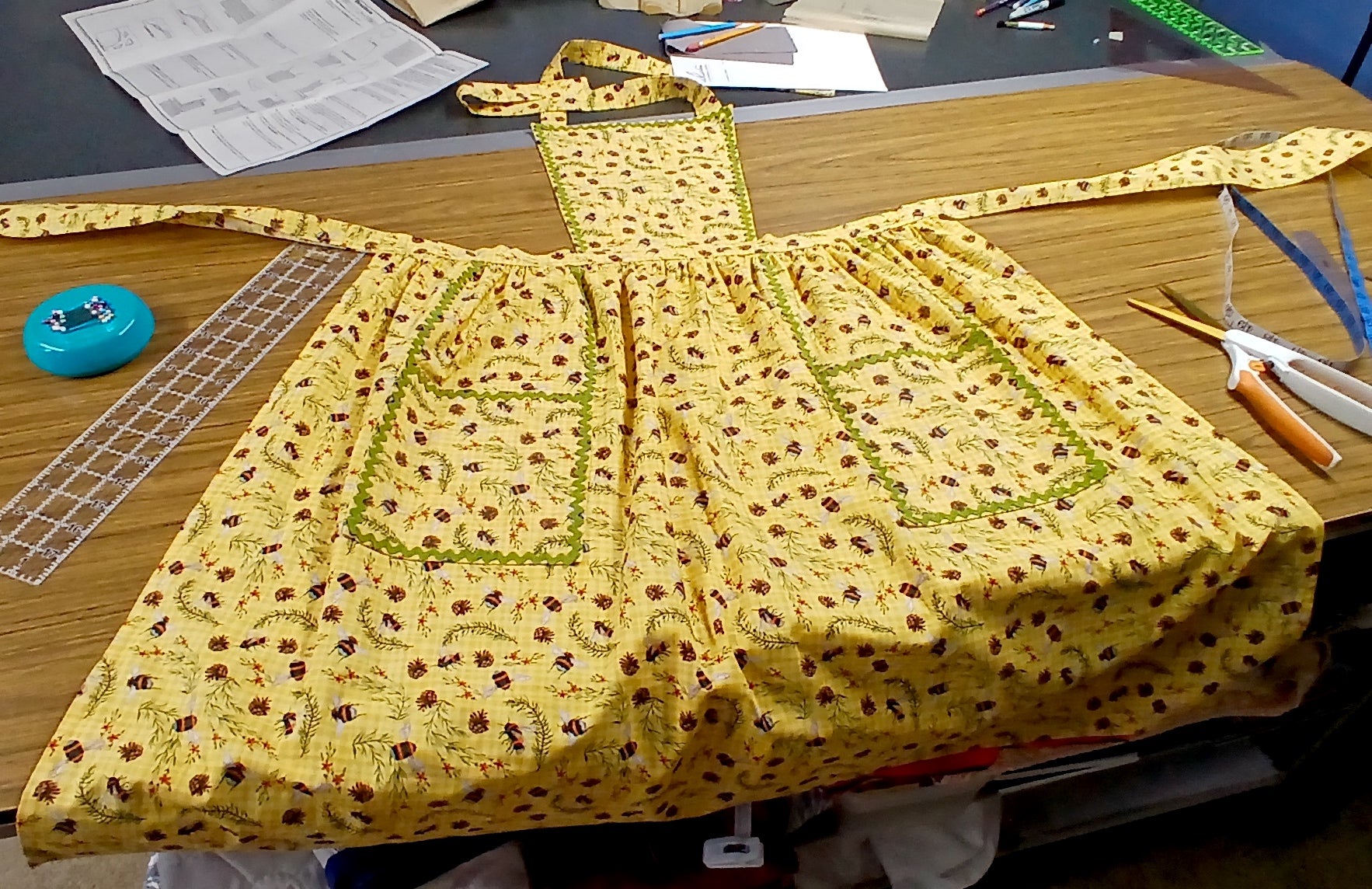 Vintage Style Bib Apron, 100% Cotton Yellow Bumble Bee Print