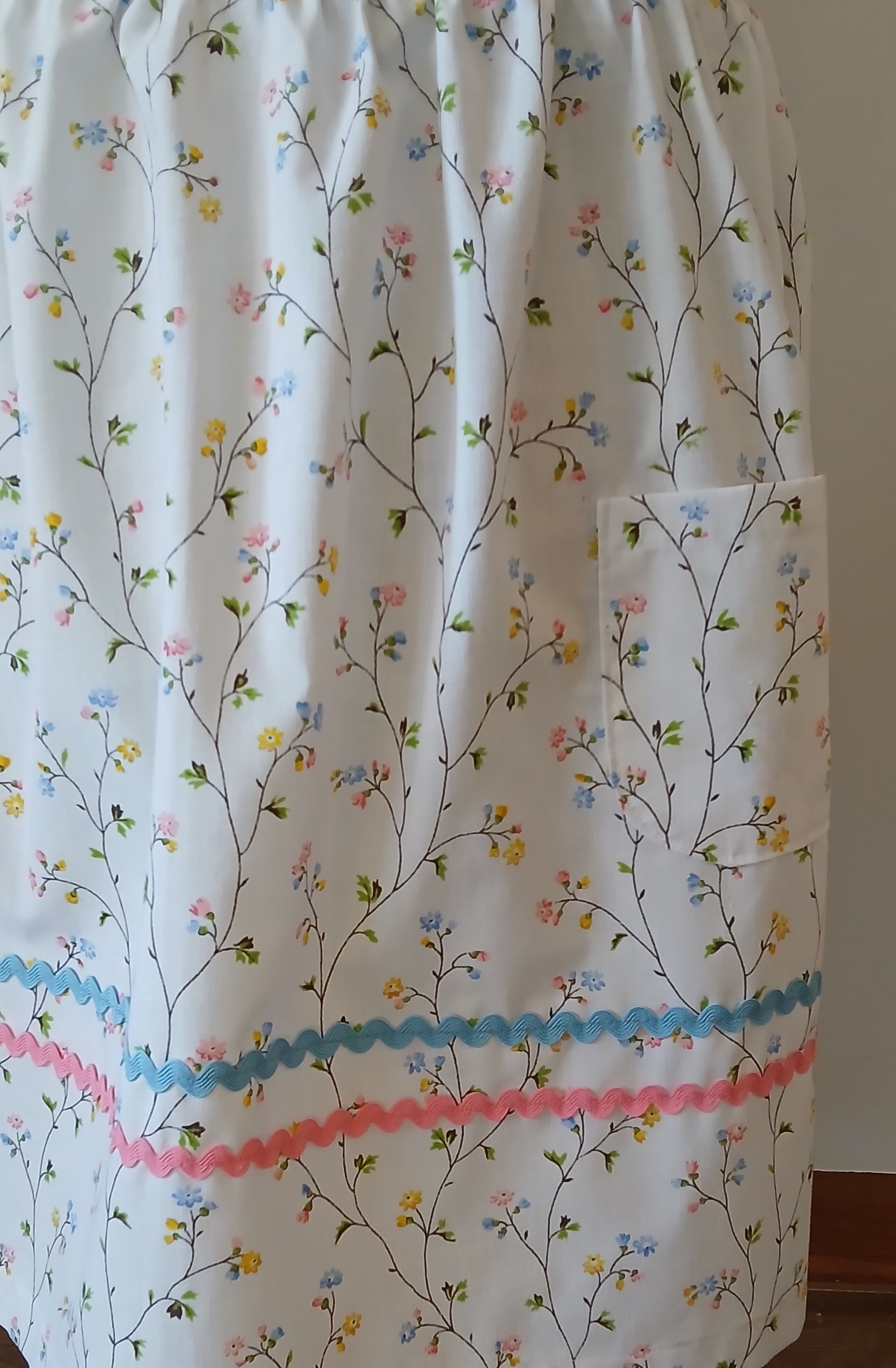 Vintage Style Bib Apron, Vintage Floral Fabric