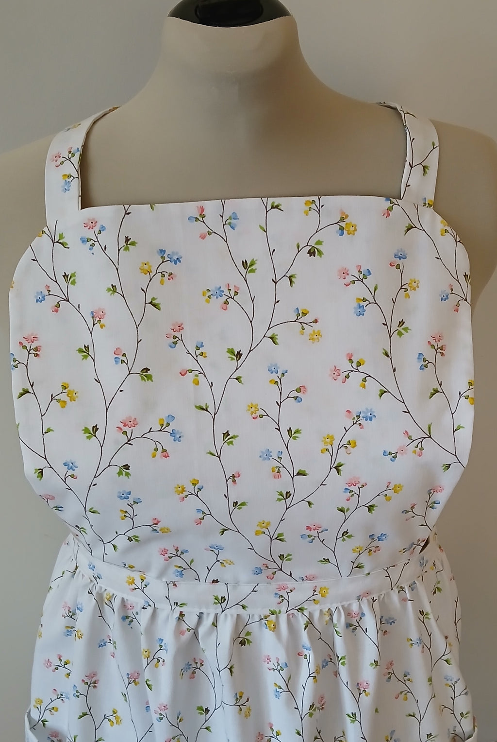 Vintage Style Bib Apron, Vintage Floral Fabric
