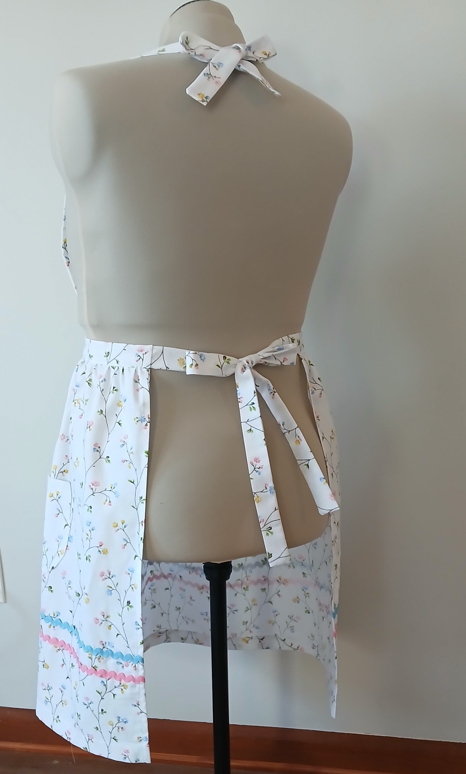 Vintage Style Bib Apron, Vintage Floral Fabric
