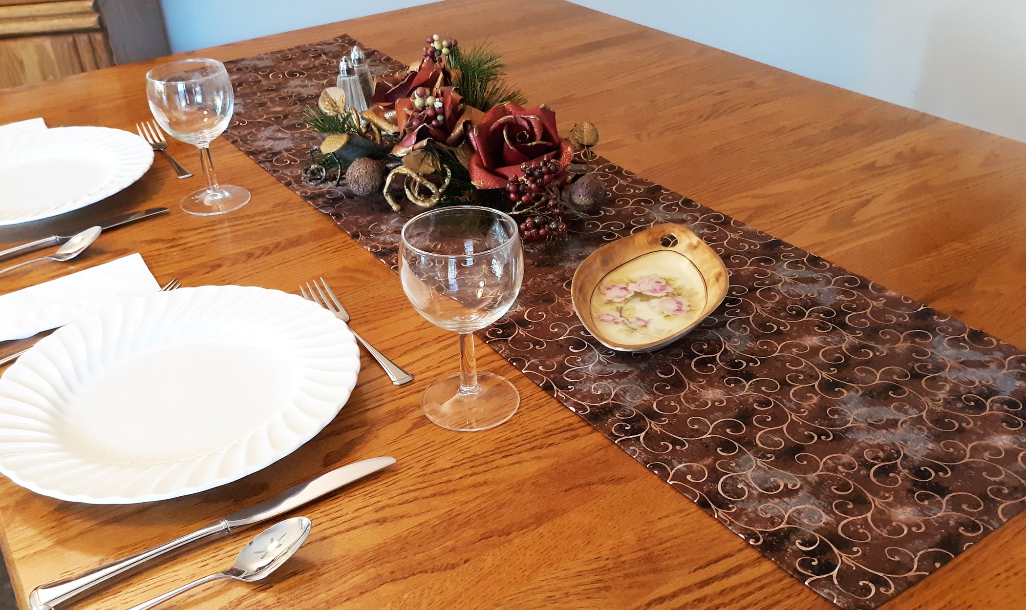 Victorian Design Table Runner, Brown Rose Gold, 100% Cotton