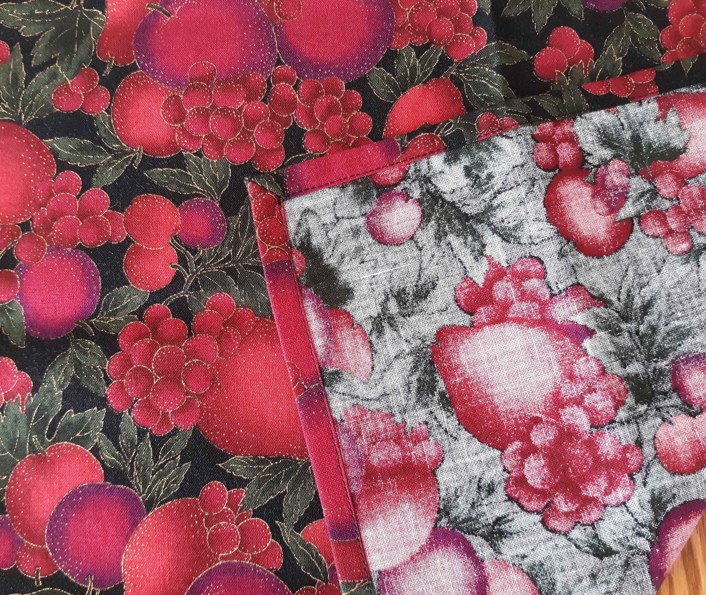 Burgundy Floral Cloth Dinner Napkins, Set of 4