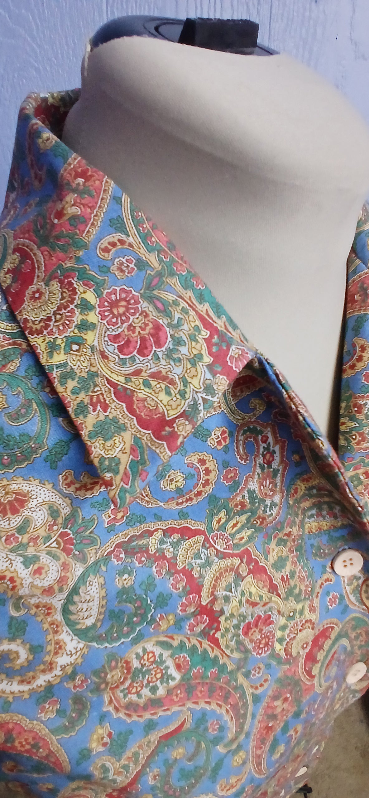 Ladies Sleeveless Cotton Blouse, Multicolor Paisley Design