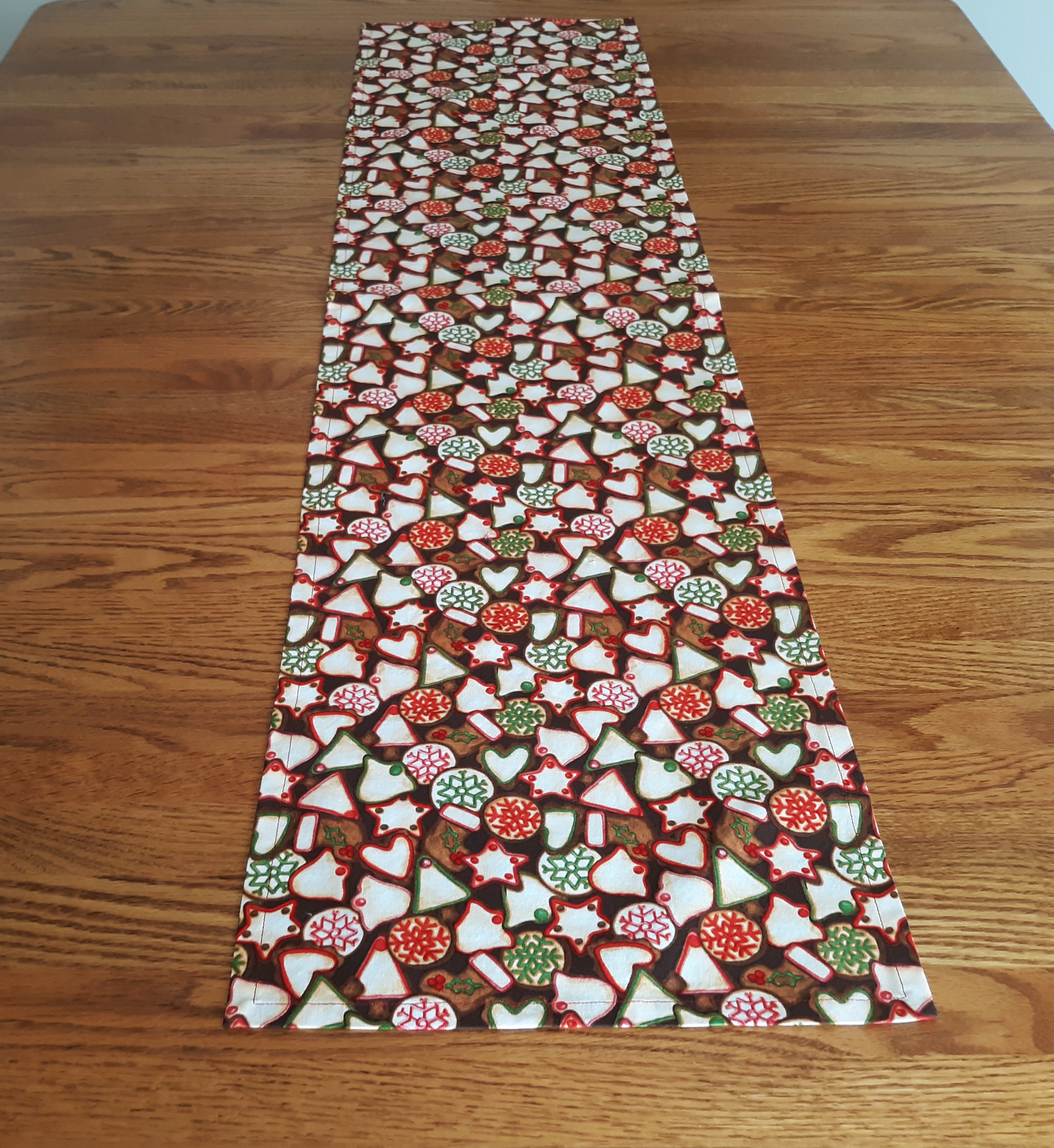 Holiday Table Runner, Fancy Cookies Print 100% Cotton